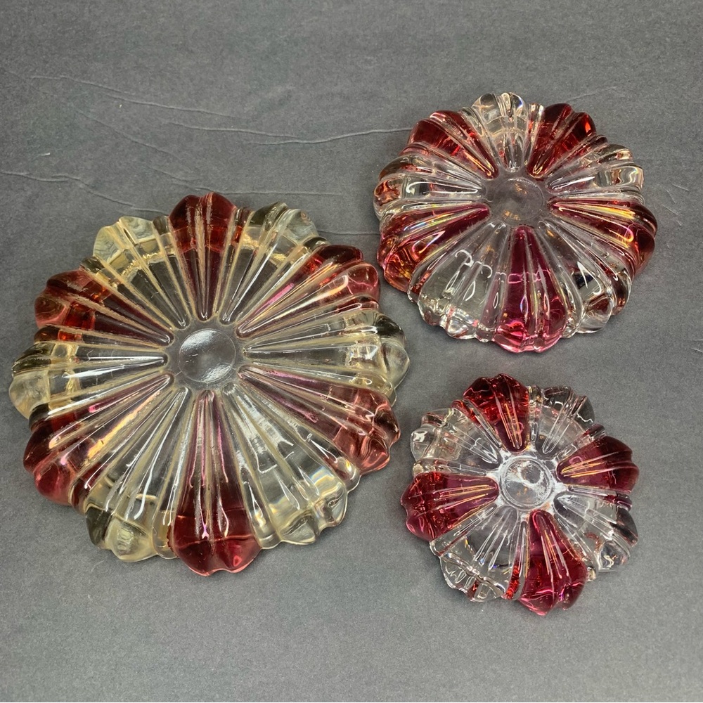 Vintage Nesting Glass Cranberry Red and Clear Ashtrays - Picture 3 of 3